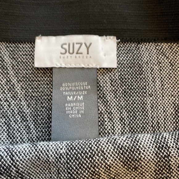 NWOT cutest skirt with black and white swirls size M - Picture 2 of 4